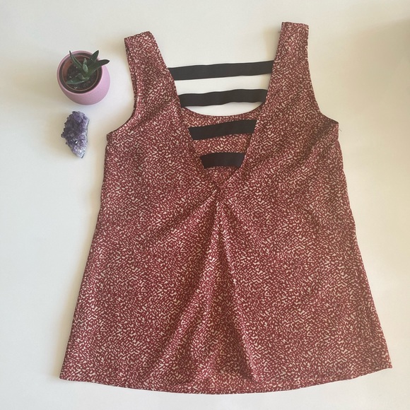 Papaya brand Red and White Pattern Sleeveless Top - Picture 5 of 7
